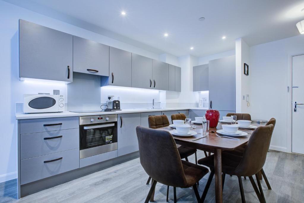 Apartament Luxury 2 Bed Flat In A New Block In East Acton Londyn Zewnętrze zdjęcie