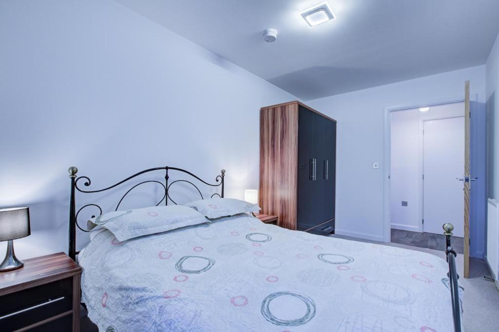 Apartament Luxury 2 Bed Flat In A New Block In East Acton Londyn Zewnętrze zdjęcie